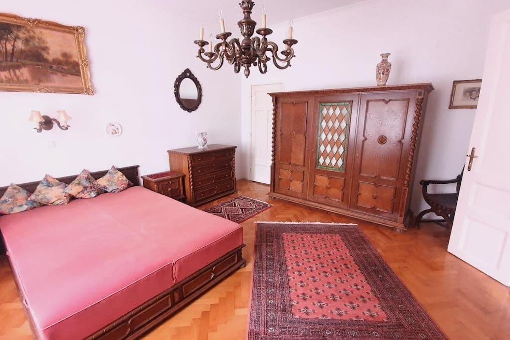 Romantic Villa - Папа Экстерьер фото