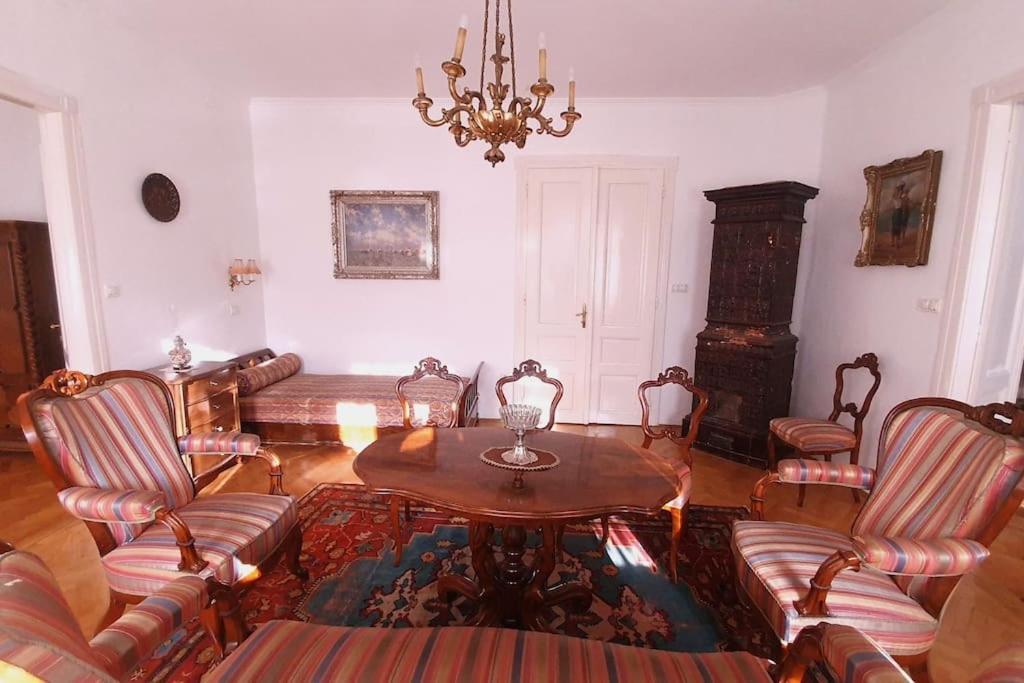 Romantic Villa - Папа Экстерьер фото